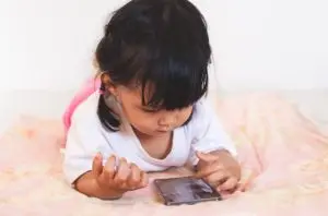 Kominfo Pertimbangkan Batas Usia Minimum di Media Sosial