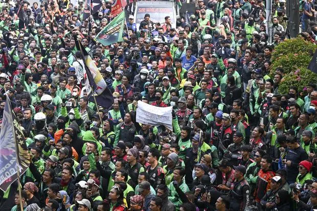 Ancaman Demo Besar: Pengemudi Ojol dan Taksi Online Tolak Larangan BBM Subsidi