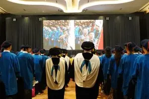 BINUS @Malang Wisuda 70 Lulusan, Kisah Inspiratif Anak Guru yang Membiayai Kuliah Sendiri