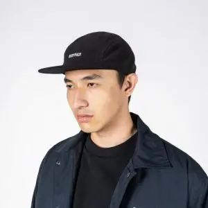 Topi Olahraga Bodypack: Perlindungan dan Gaya dalam Satu Produk