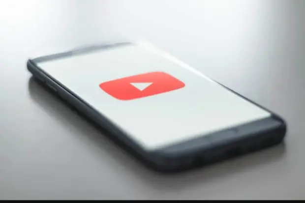 YouTube Permudah Kreator: Fitur Dubbing Otomatis Kini Hadir!