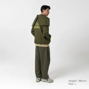 Tren dan Kenyamanan: Paduan Hoodie Bodypack untuk Gaya Streetwear yang Menawan