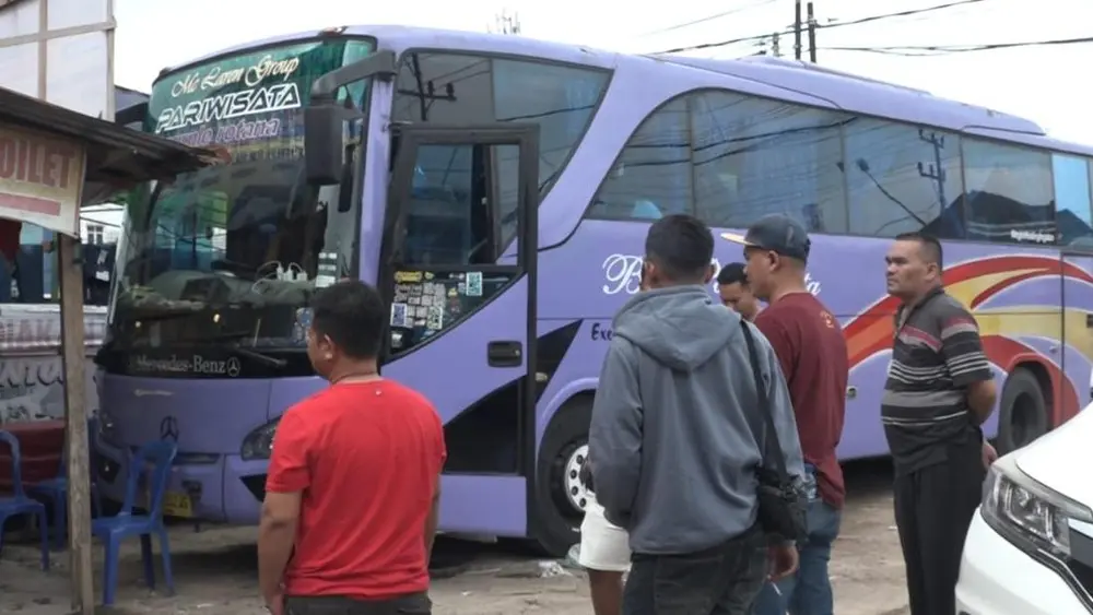 Mudik Lebaran: Lonjakan Penumpang Bus di Palembang, Tiket Ludes!