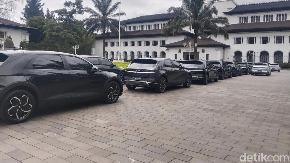 Anggaran Mobil Dinas Pejabat Naik, Efisiensi Pemerintah Jadi Sorotan