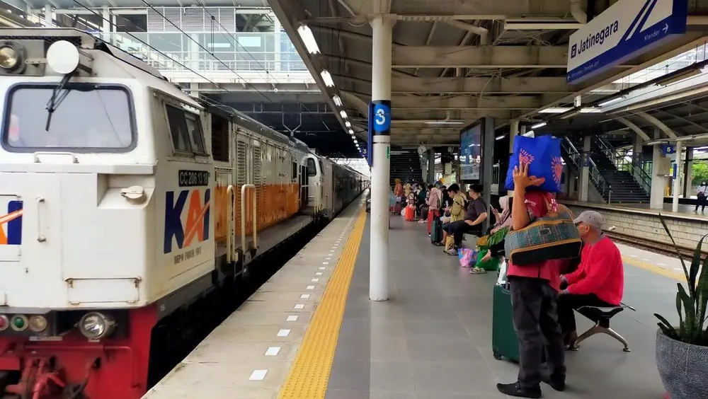 Antisipasi Macet, Sejumlah Kereta Api dari Gambir dan Pasar Senen Berhenti di Jatinegara