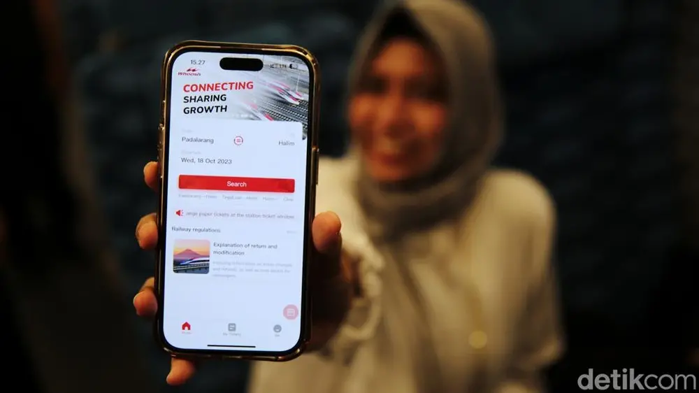 Whoosh Catatkan Penjualan 9,8 Juta Tiket Secara Daring