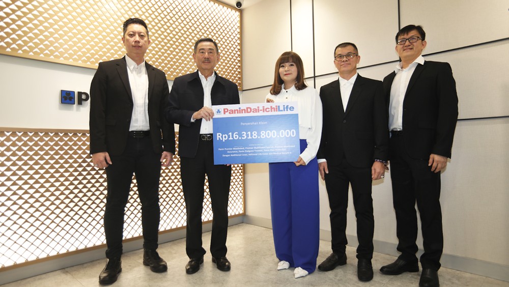 Panin Dai-ichi Life Realisasikan Janji, Bayar Klaim Asuransi Rp 16,3 Miliar