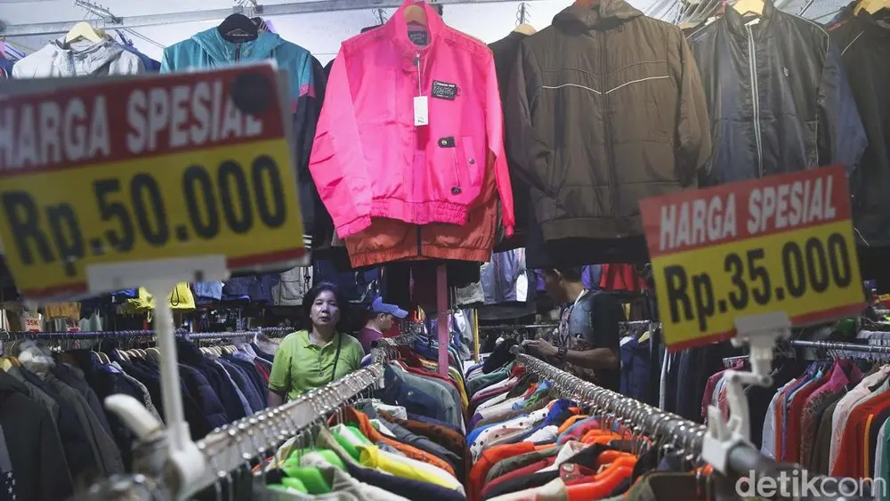 Bisnis Thrifting Terancam: Pemerintah Tegaskan Larangan Impor Pakaian Bekas