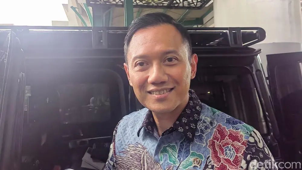 AHY Pertimbangkan ke China Bahas Utang Kereta Cepat Whoosh