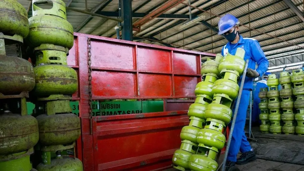 Bantuan LPG Mengalir ke Wilayah Sumatera yang Diterjang Banjir