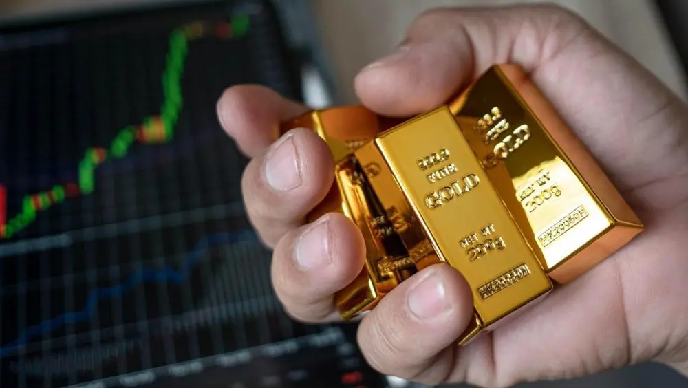 Harga Emas Antam Turun Jelang Perayaan Imlek