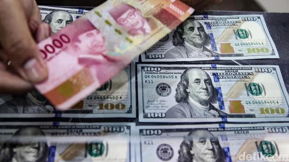 Rupiah Tertekan, Dolar AS Sentuh Level Rp 16.838 Akibat Ketegangan di Timur Tengah