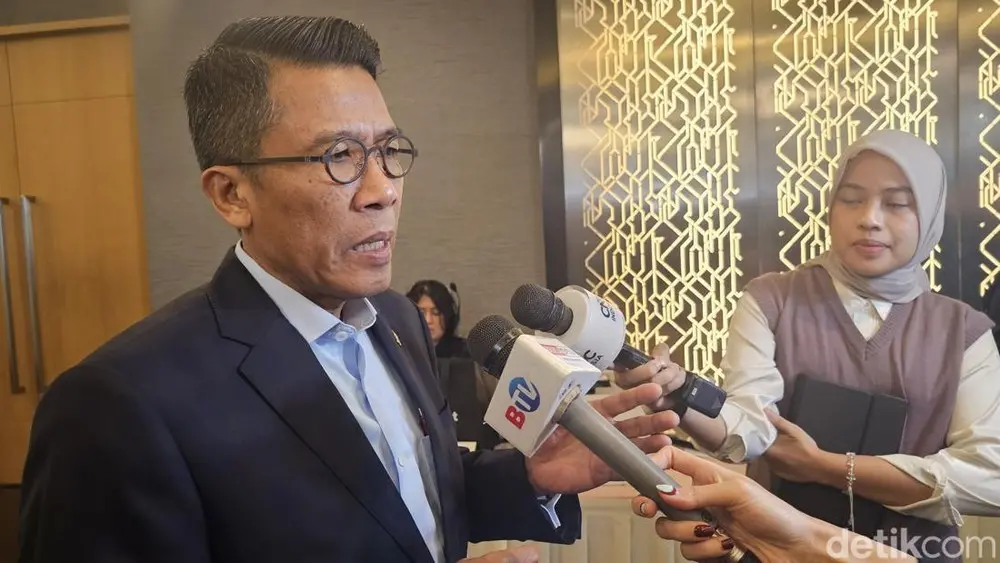 DPR Pertimbangkan Penjualan Saham Langsung dalam Demutualisasi BEI