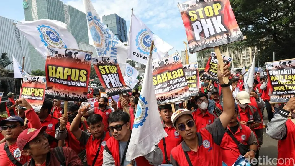 Badai PHK Mengancam Ribuan Pekerja Siap Siap