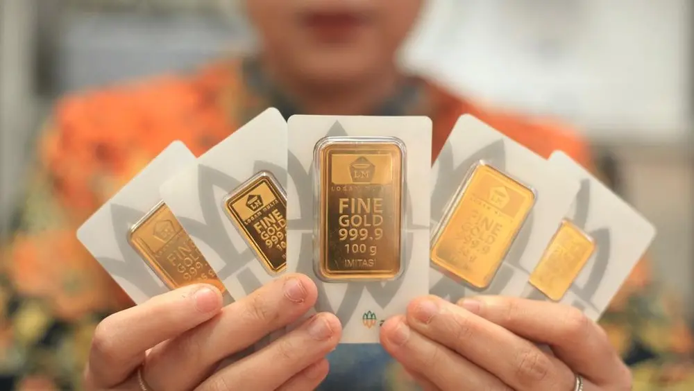 Harga Emas Antam Terjun Bebas Usai Cetak Rekor Tertinggi!