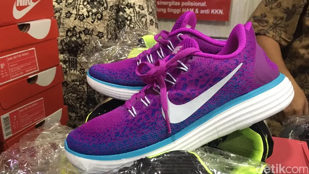 Geger Vietnam Sita Puluhan Ribu Nike Palsu Rp66 M