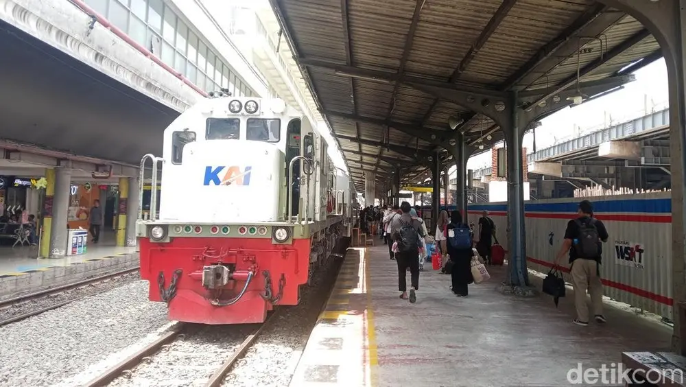 KAI Meledak 258 Juta Penumpang Setengah Tahun