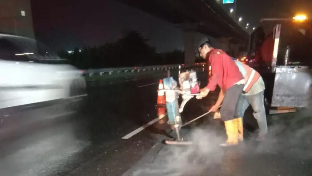 Waspada Perbaikan Jalan Tol Japek Ini Lokasinya