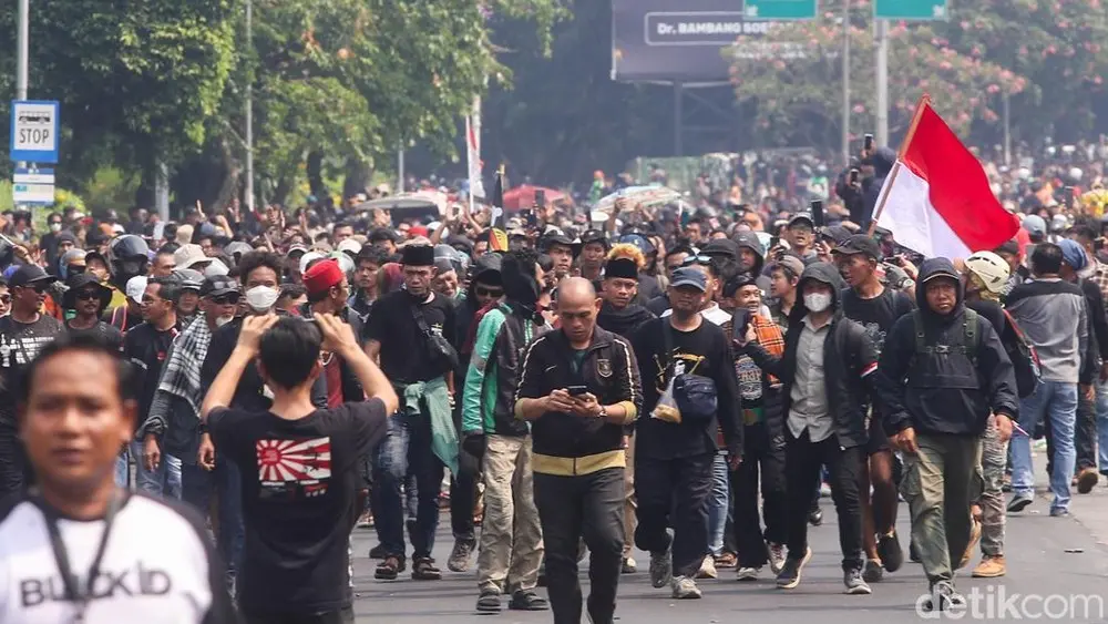 Rahasia Aman Transportasi Saat Demo Besar