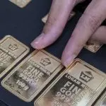 Harga Emas Antam Anjlok Lagi Cek Sekarang