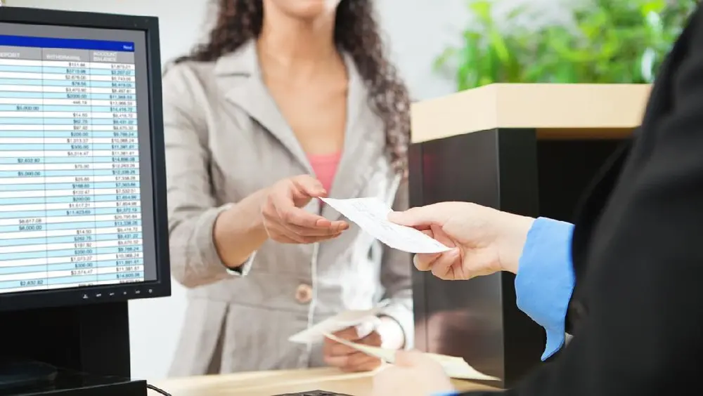 Terungkap Bahaya di Balik Program Rekening 200 Juta Warga