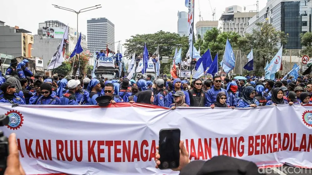 Buruh Siap Kepung Gedung DPR Besok