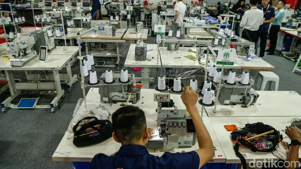 Jurus Jitu Prabowo Selamatkan Industri Tekstil