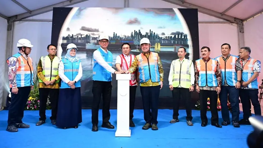 Tanjung Priok Makin Hijau Hemat Biaya