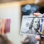 Dolar AS Terjungkal Rupiah Makin Kuat