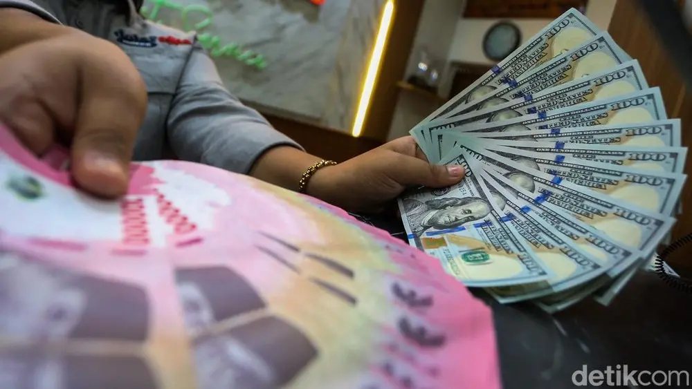 Dolar AS Menembus Batas Psikologis Baru