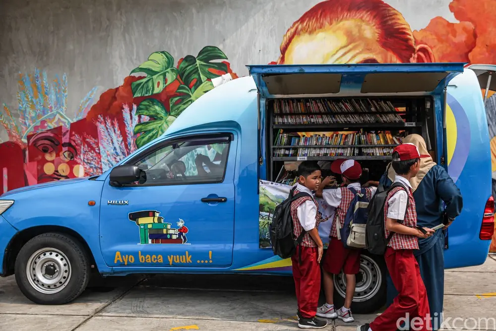 Mobil Literasi Laut Guncang Jakarta