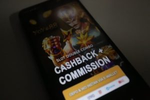 Kominfo Kembali Blokir Influencer Judi Online, Modus Makin Canggih