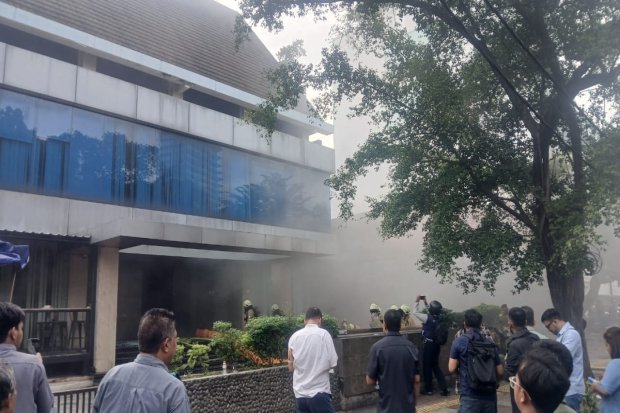 Ledakan Misterius Guncang Blok M, Gegana Turun Tangan