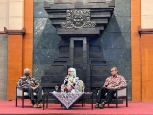 Workshop "The Git 2024: Eksplorasi Teknologi Terbaru" Bekali Mahasiswa UNTAG Surabaya
