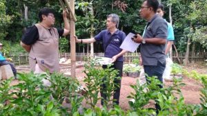 FTUI dan Koperasi SAS Sukseskan Inovasi "Kebun Galon" di Desa Sukajaya