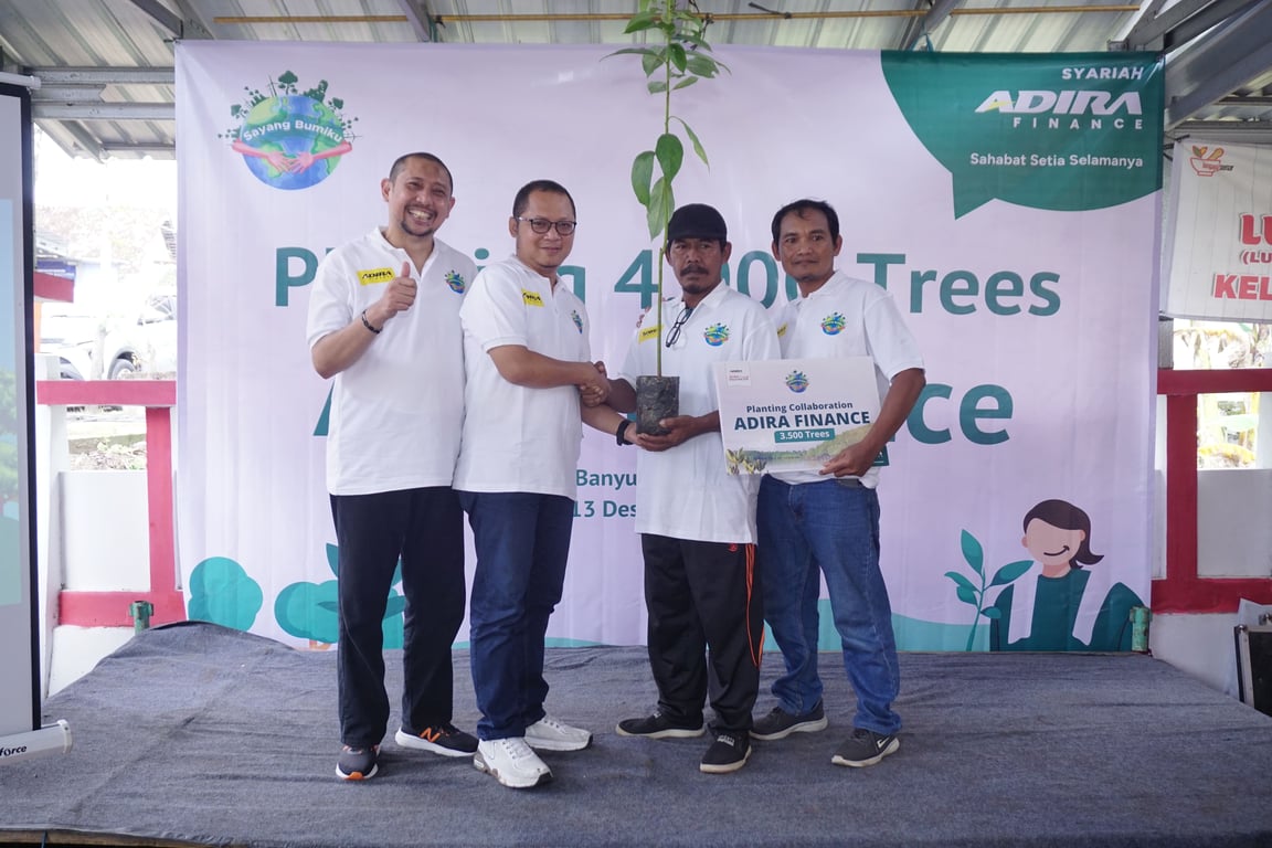Adira Finance Tanam Ribuan Pohon Alpukat di Semarang, Wujudkan Komitmen 'Sayang Bumiku'