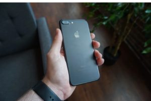 iPhone 17 Air: Ponsel Tipis Terbaru Apple, Harga Mulai Rp 14 Jutaan?
