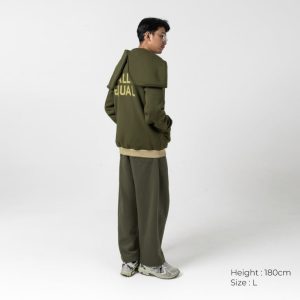 Tren dan Kenyamanan: Paduan Hoodie Bodypack untuk Gaya Streetwear yang Menawan