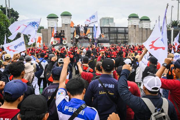 Jaminan Lebih Baik Bagi Buruh PHK