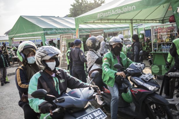 THR Lebaran untuk Mitra Ojol: Gojek dan Grab Berbagi Kebaikan