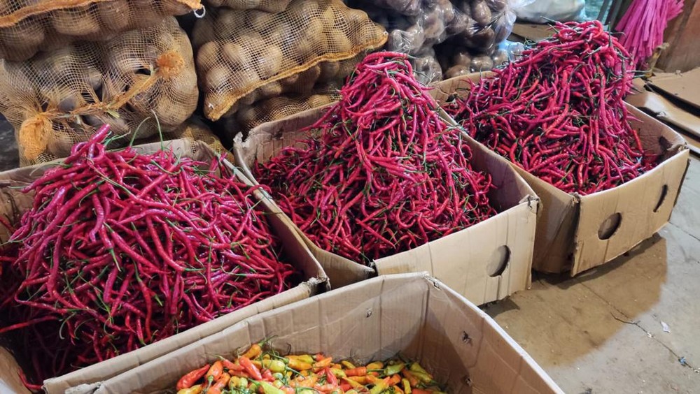 Harga Cabai di Palembang Jelang Lebaran: Melonjak Tinggi, Sembako Lainnya Stabil