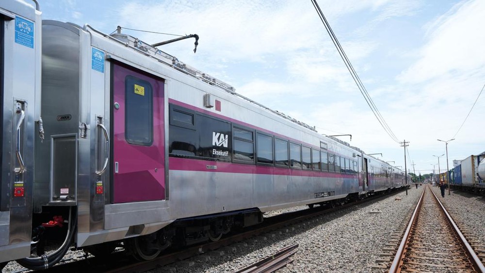 KA Argo Sindoro dan Argo Muria Hadirkan Gerbong Stainless Steel Generasi Baru