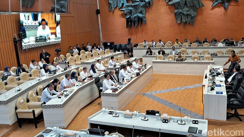 Hubungan Ojol dan Aplikator Jadi Sorotan DPR, Wamenhub Beri Penjelasan