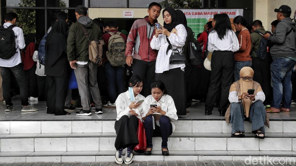 Persaingan Ketat, Pencari Kerja di Jakarta Utara Mengeluh Sulitnya Mendapatkan Pekerjaan