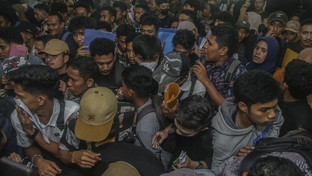 Lulusan Sarjana Menganggur, Media Asing Soroti Problematika Lapangan Kerja di Indonesia