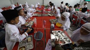 Negara Gelontorkan Rp 5 Triliun untuk Program Makan Bergizi Gratis, Jangkau 5 Juta Penerima
