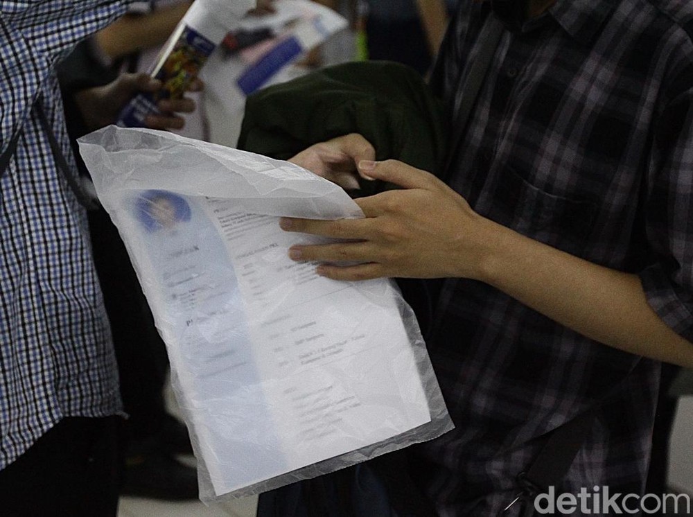 Akuntan 64 Tahun Berjuang Cari Kerja: Ratusan Lamaran Ditolak, Bangun Pagi Buta Jadi Rutinitas