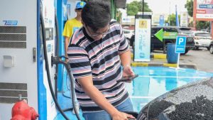 Astra dan PLN Bersinergi Bangun SPKLU di Sumatera Barat dan Jawa Barat