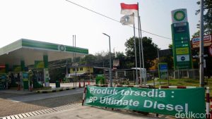 Perubahan Izin Impor BBM Dituding Jadi Penyebab Kelangkaan di SPBU Swasta