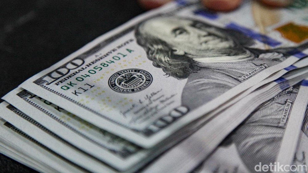 Rupiah Menguat Tipis, Dolar AS Bertengger di Level Rp 16.560